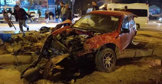 Elazığ'da Trafik Kazası: Otomobil ile ticari araç çarpıştı-5 yaralı