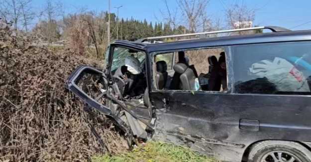 Sakarya Sapanca'da Feci Trafik Kazası: 5'i çocuk 10 yaralı